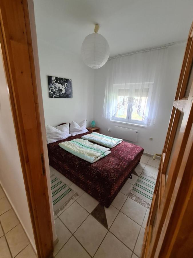 Zseki Apartman Hajdúszoboszló Exteriör bild