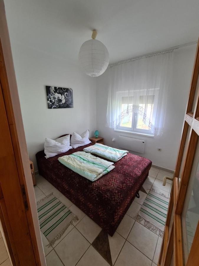 Zseki Apartman Hajdúszoboszló Exteriör bild