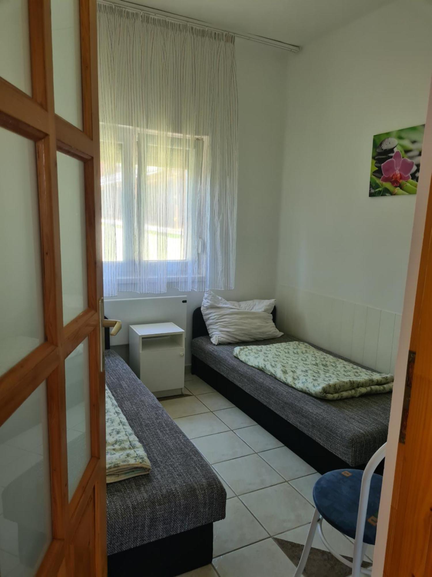 Zseki Apartman Hajdúszoboszló Exteriör bild