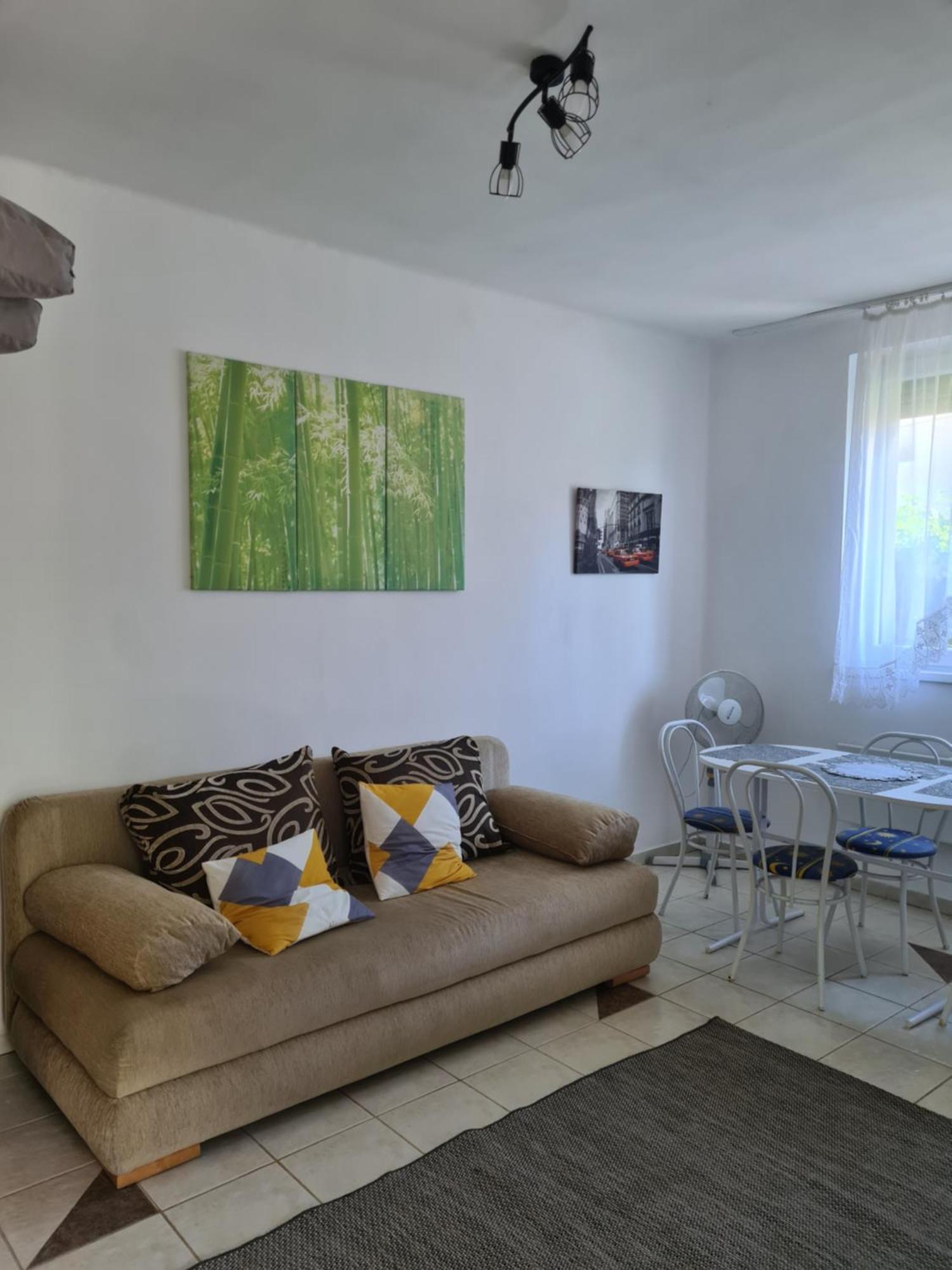 Zseki Apartman Hajdúszoboszló Exteriör bild