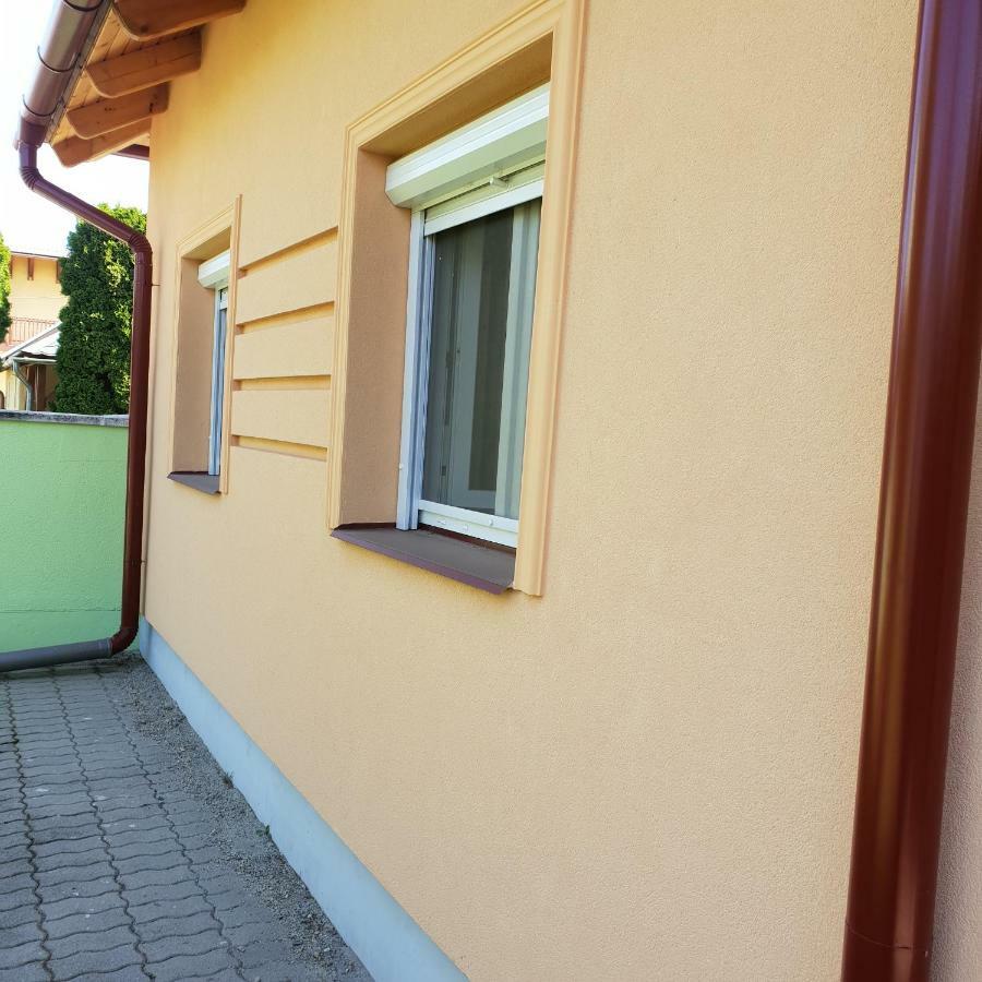Zseki Apartman Hajdúszoboszló Exteriör bild