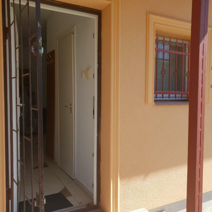 Zseki Apartman Hajdúszoboszló Exteriör bild